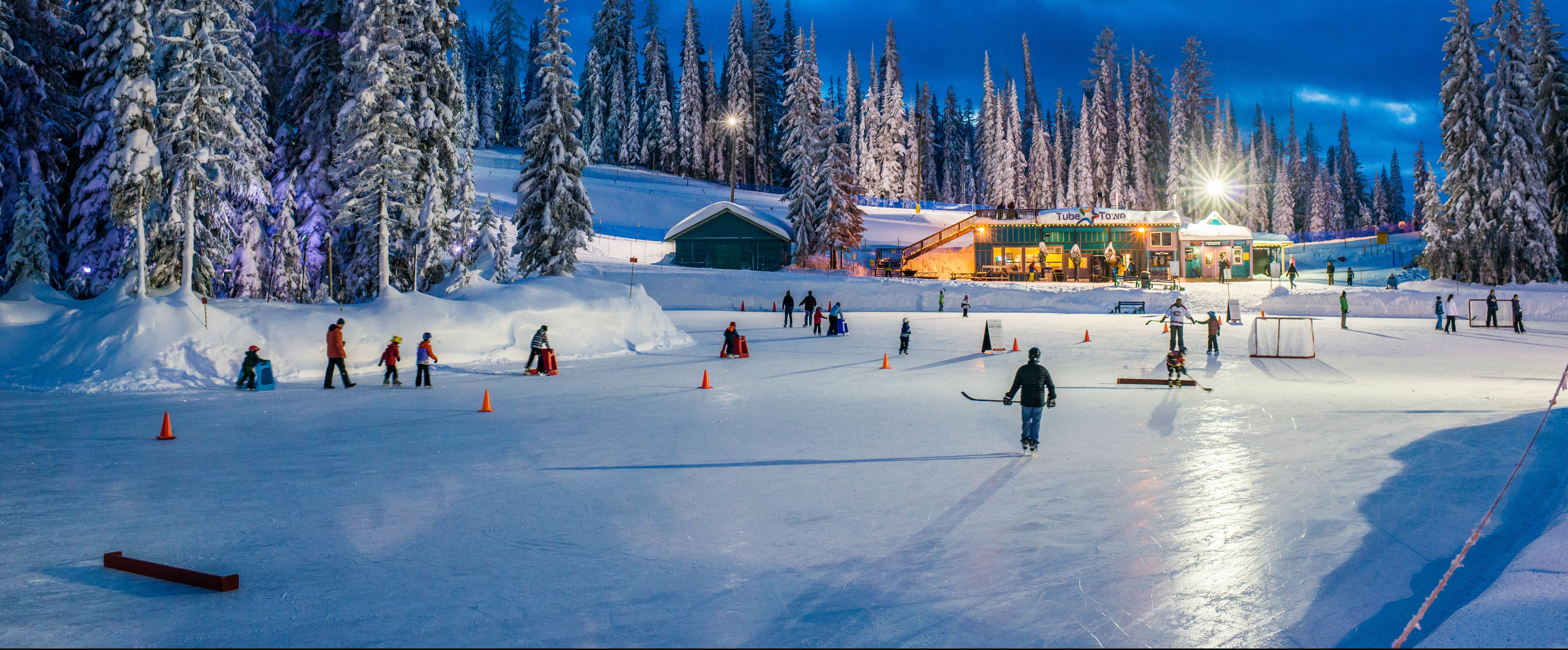 Schlittschuhlaufen im Silver Star Ski Resort, British-Columbia