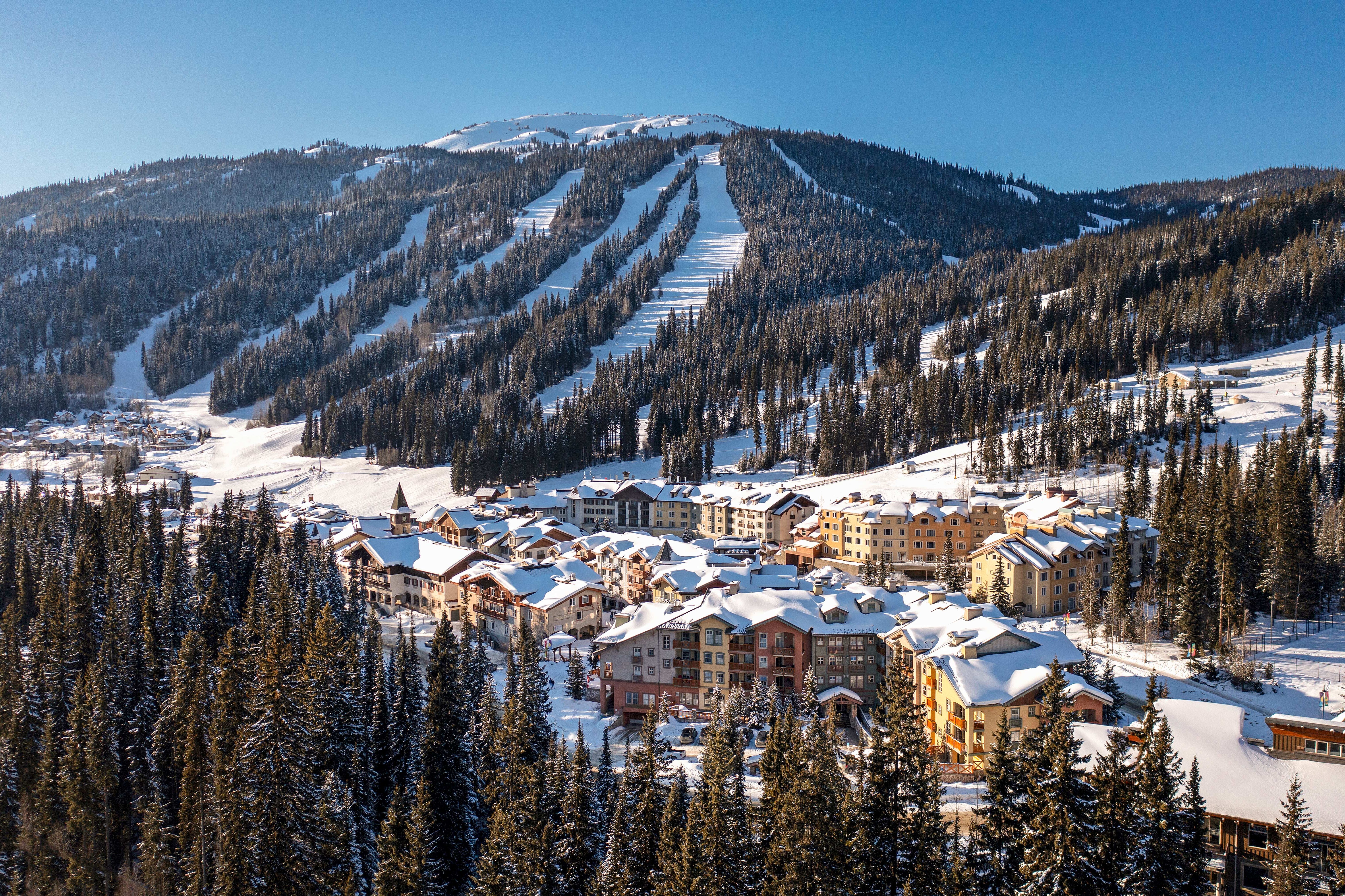 Sun Peaks Village im Wintergewand