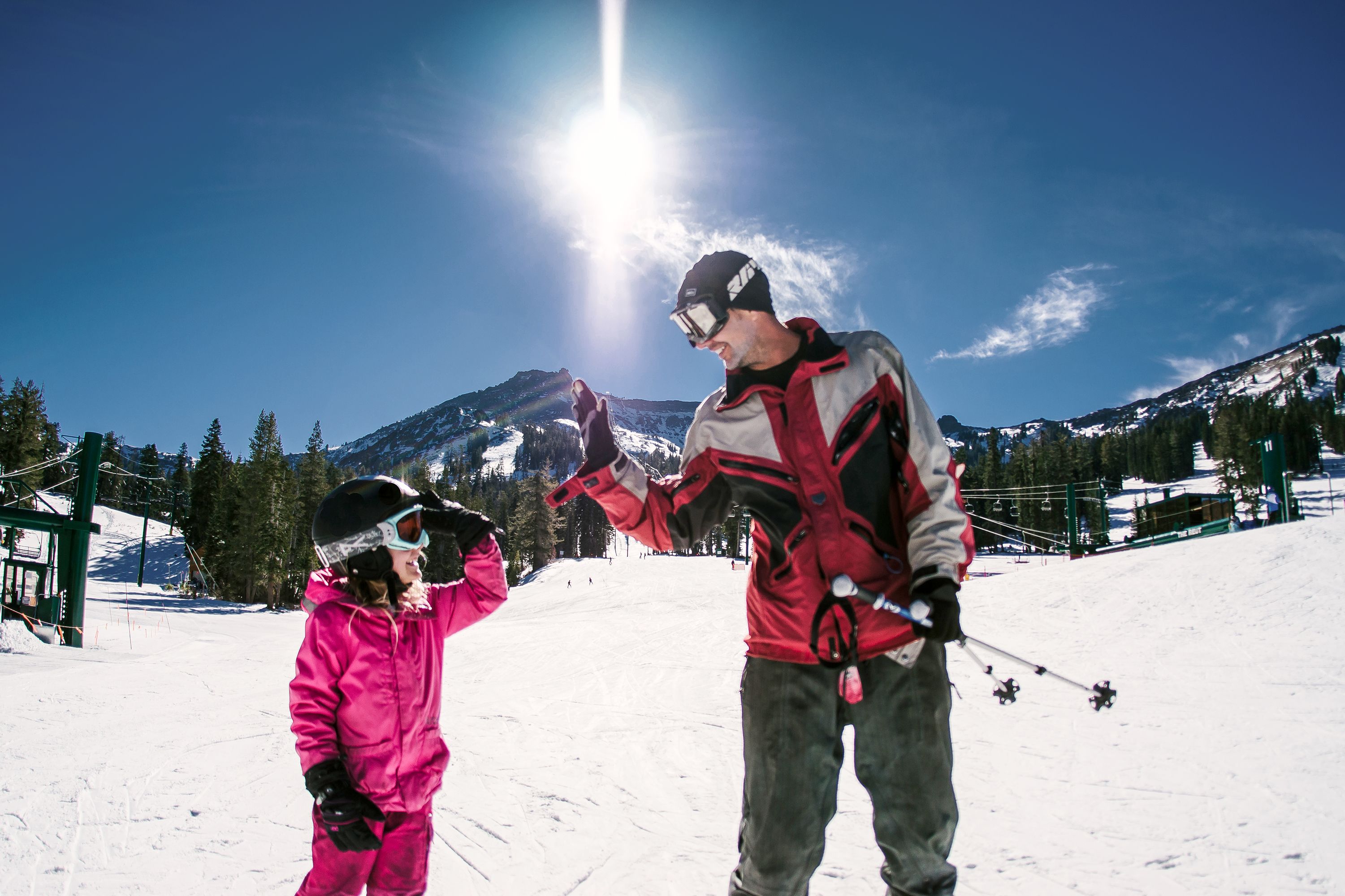 Vater und Tochter im Heavenly Mountain Resort beim Lake Tahoe