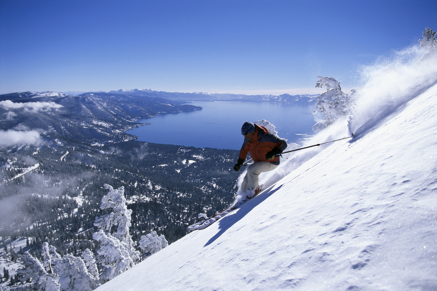 ski/california/north-lake-tahoe/skifahrer-ausblick-see