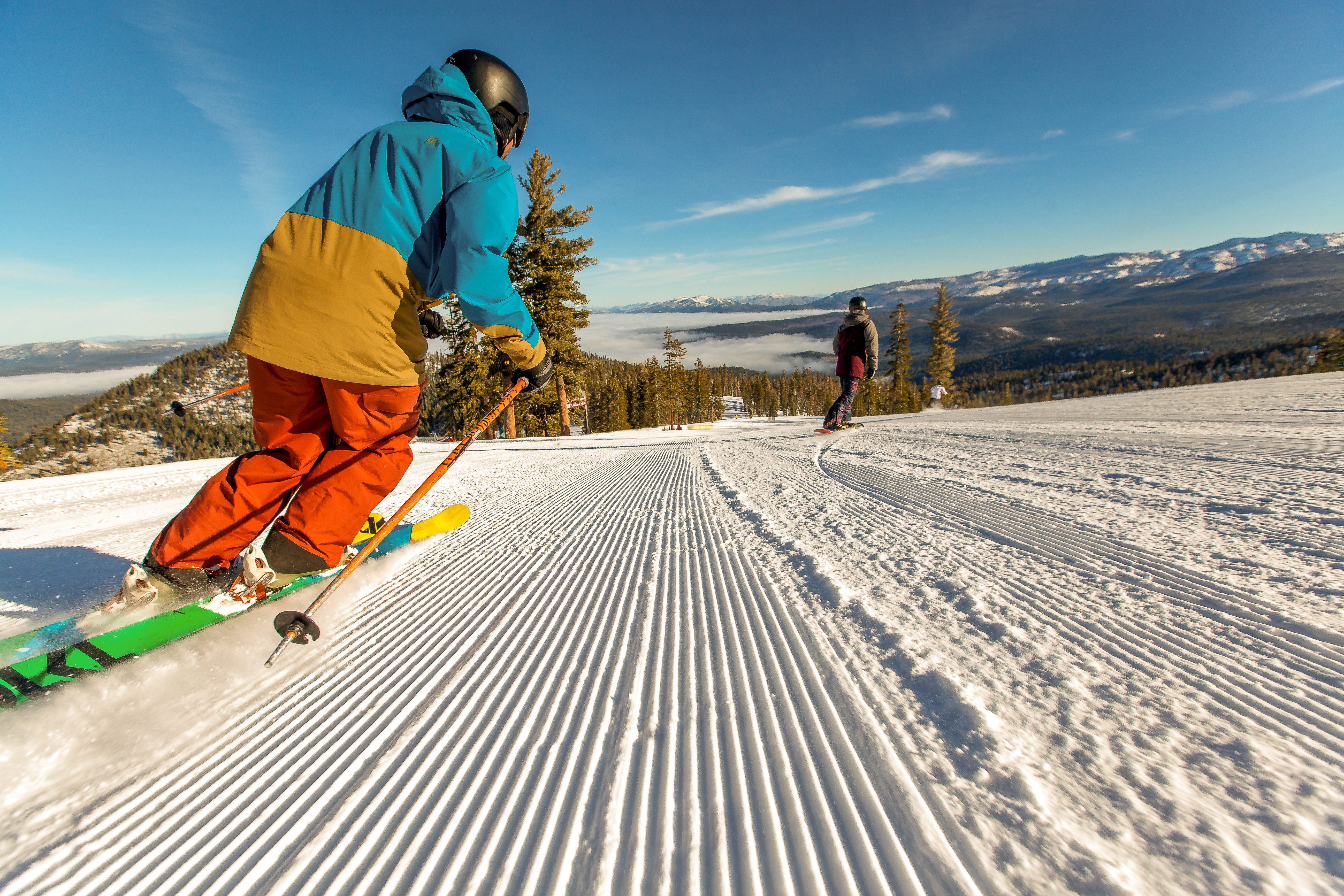 Skifahren auf den Bahnen im Northstar Vail Resort