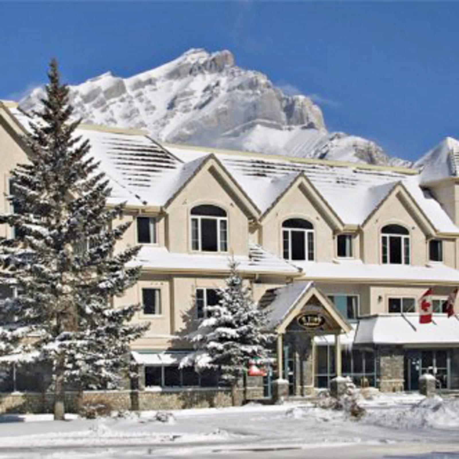 Hotel, Alberta Irwin s Mountain Inn CANUSA