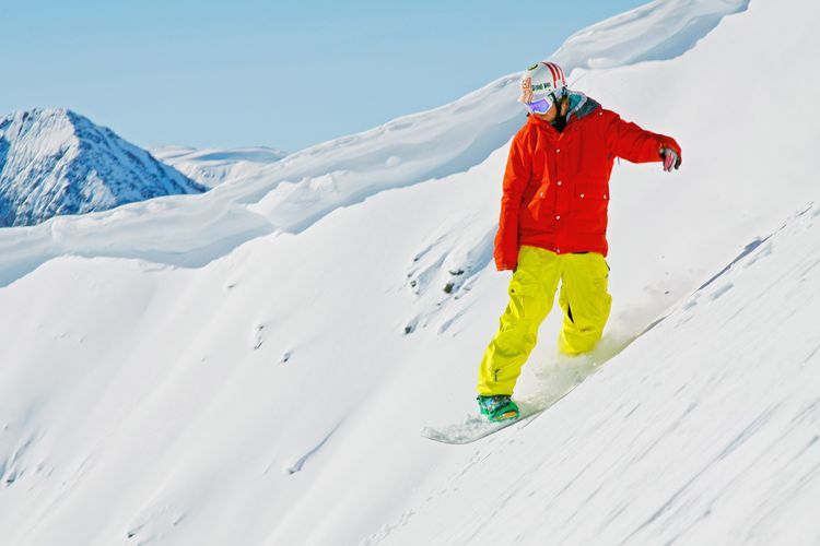 Snowboarder bei der Abfahrt