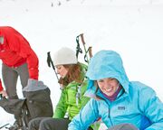 ski/canadian-rockies/lake-louise/allgemein/gruppe-schneeschuh-vorbereitung.cr3744x1640-0x570 ski/canadian-rockies/lake-louise/allgemein/gruppe-schneeschuh-vorbereitung.cr3744x1640-0x570