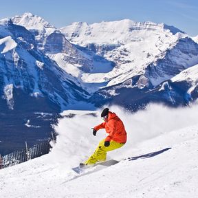 Snowboarder bei der Abfahrt