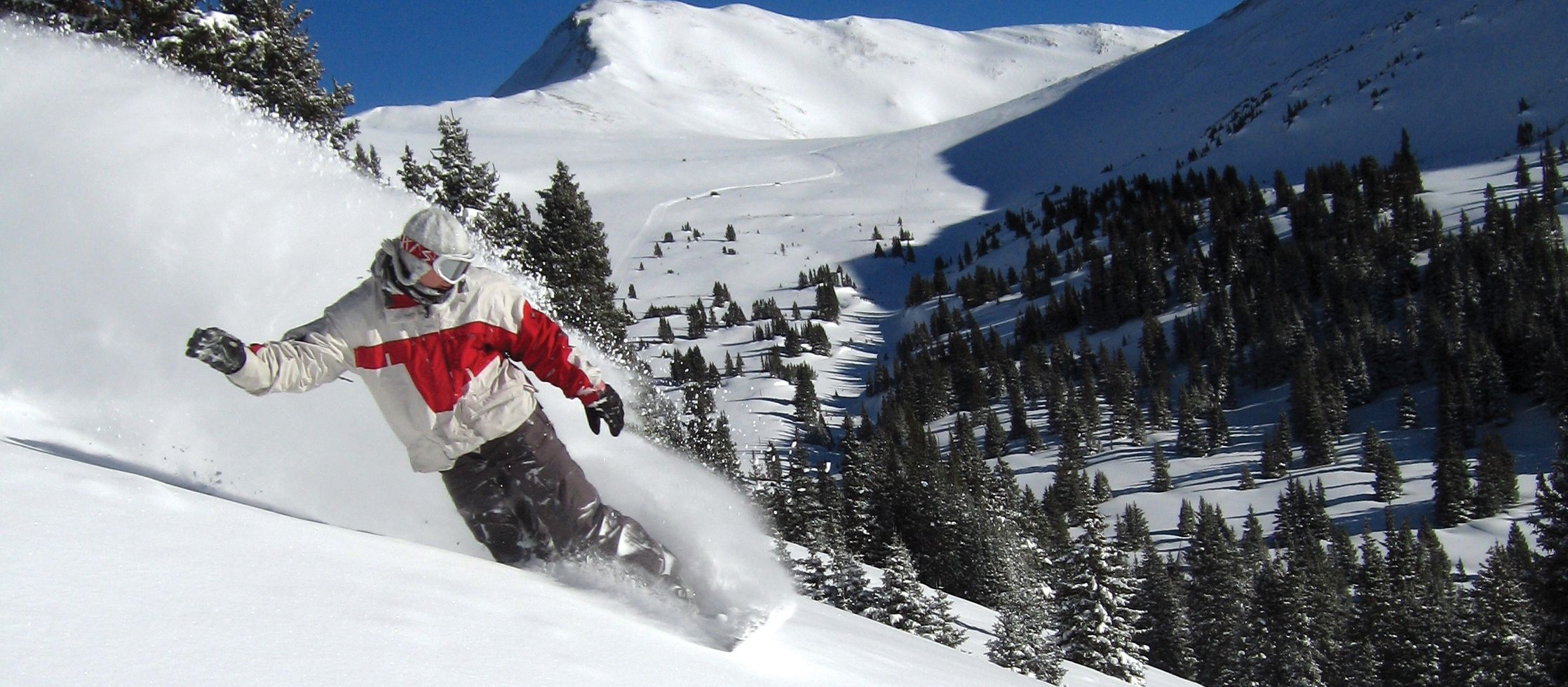 ski/colorado/copper-mountain/allgemein/2008/snowboard-abfahrt-powder.cr2236x980-0x273
