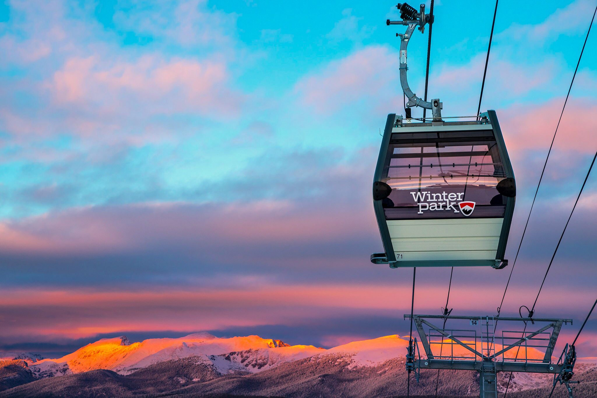 Romantische Gondelfahrten durch Winter Park Colorado von Alterra unternehmen