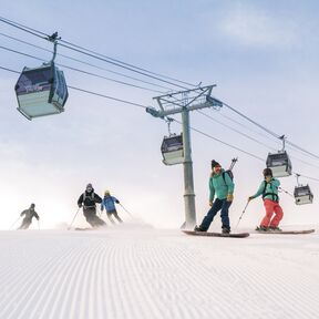 Wintersportler im Winter Park Resort im US-Bundesstaat Colorado