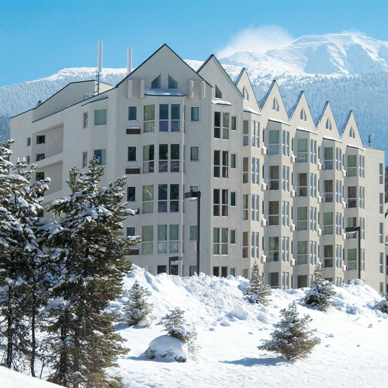 Hotel, Colorado: Winter Park Mountain Lodge | CANUSA