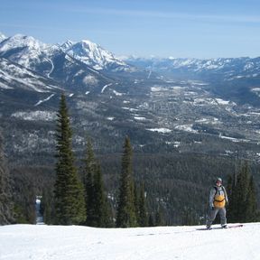 ski/kootenay-rockies/fernie/allgemein/snowboarder-aussicht.cr1272x1273-0x0