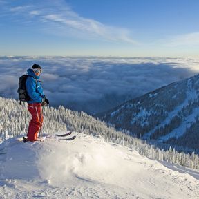 Skiing mit Ausblick auf dem Red Mountain, British Columbia