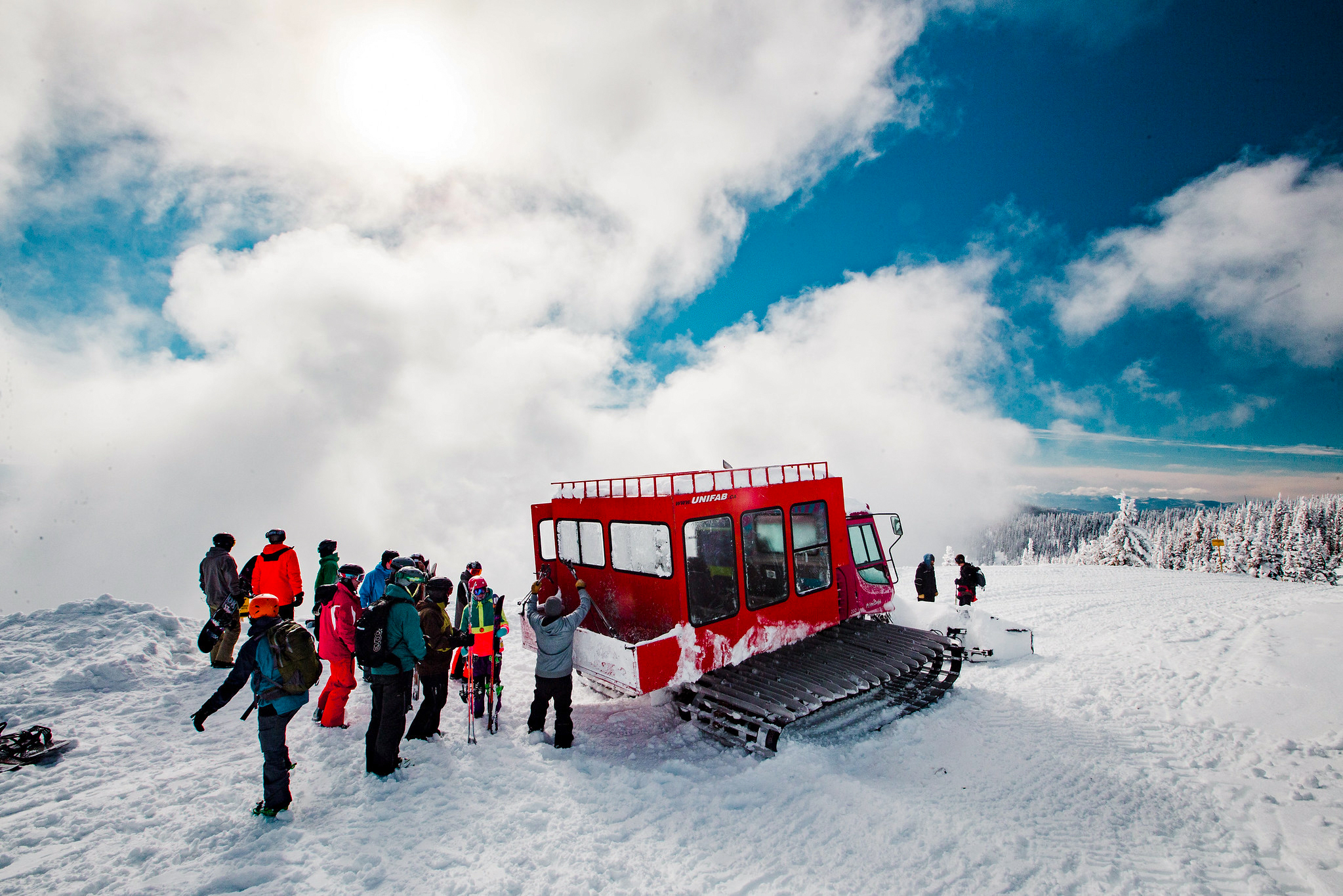 Ausflug zum Cat Skiing auf dem Mount Kirkup am Red Mountain Resort in British Columbia