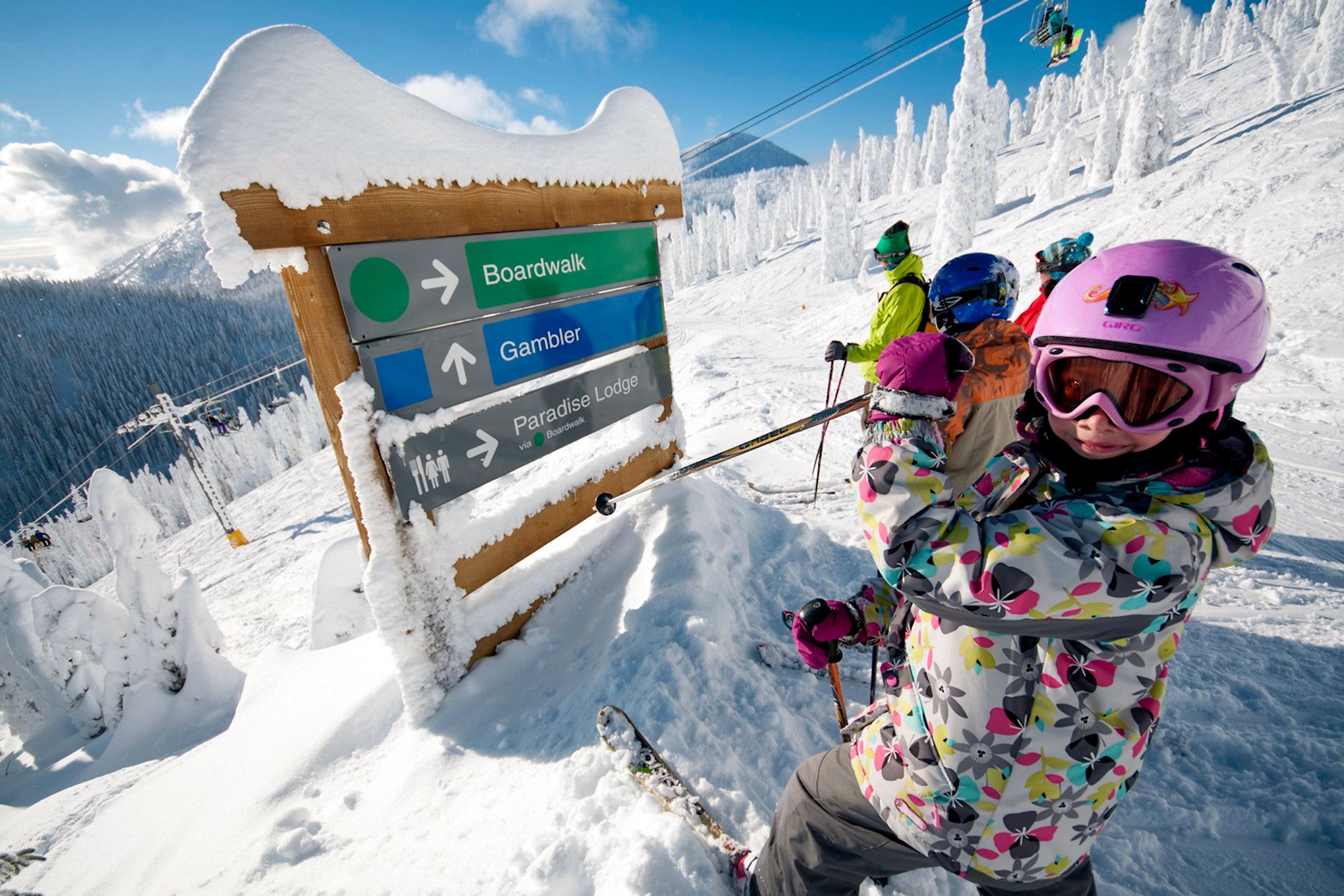Ski fahren mit der Familie am Red Mountain Resort in British Columbia