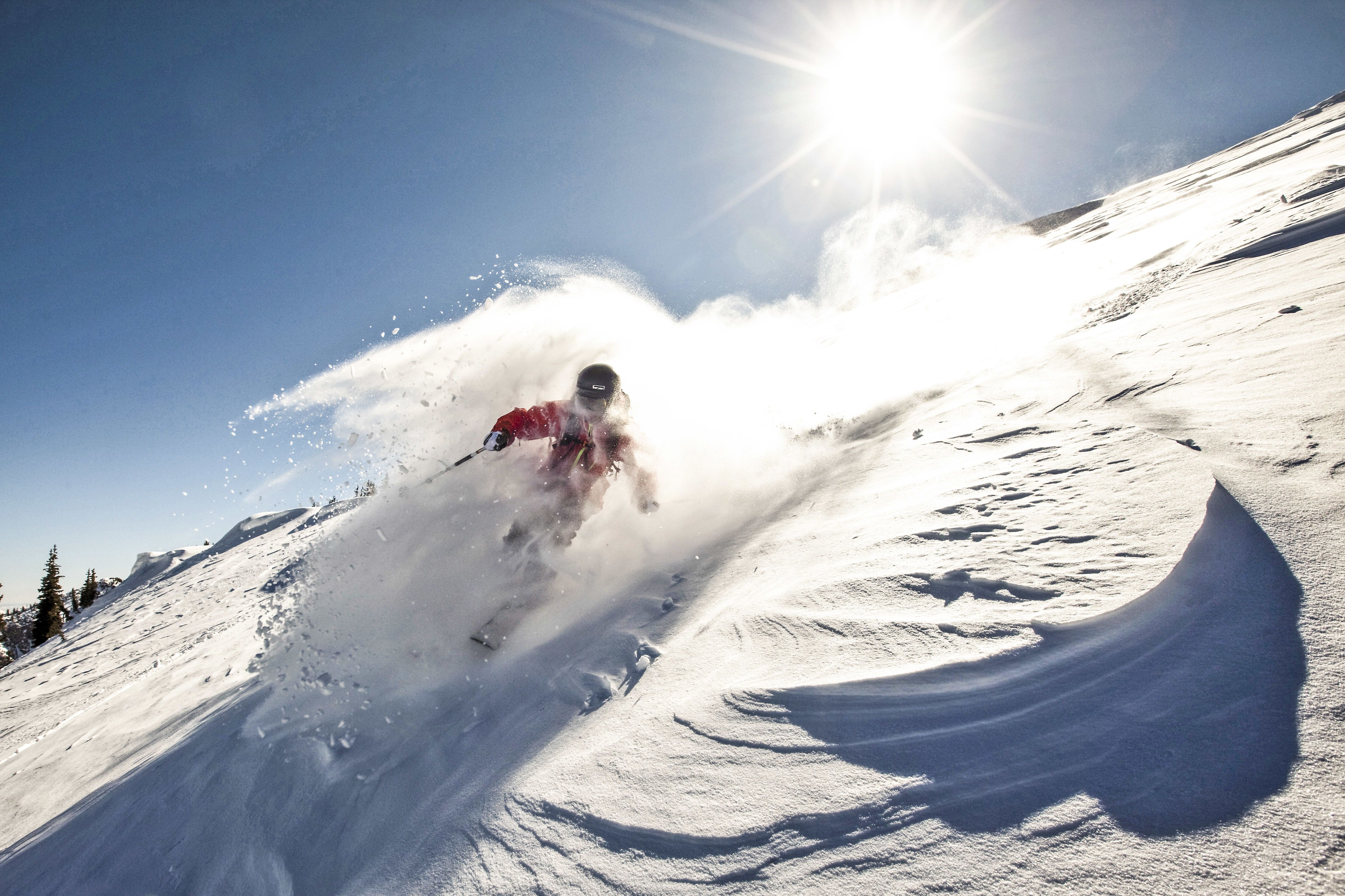 Skifahren im Powderschnee im Alta Skigebiet in Utah