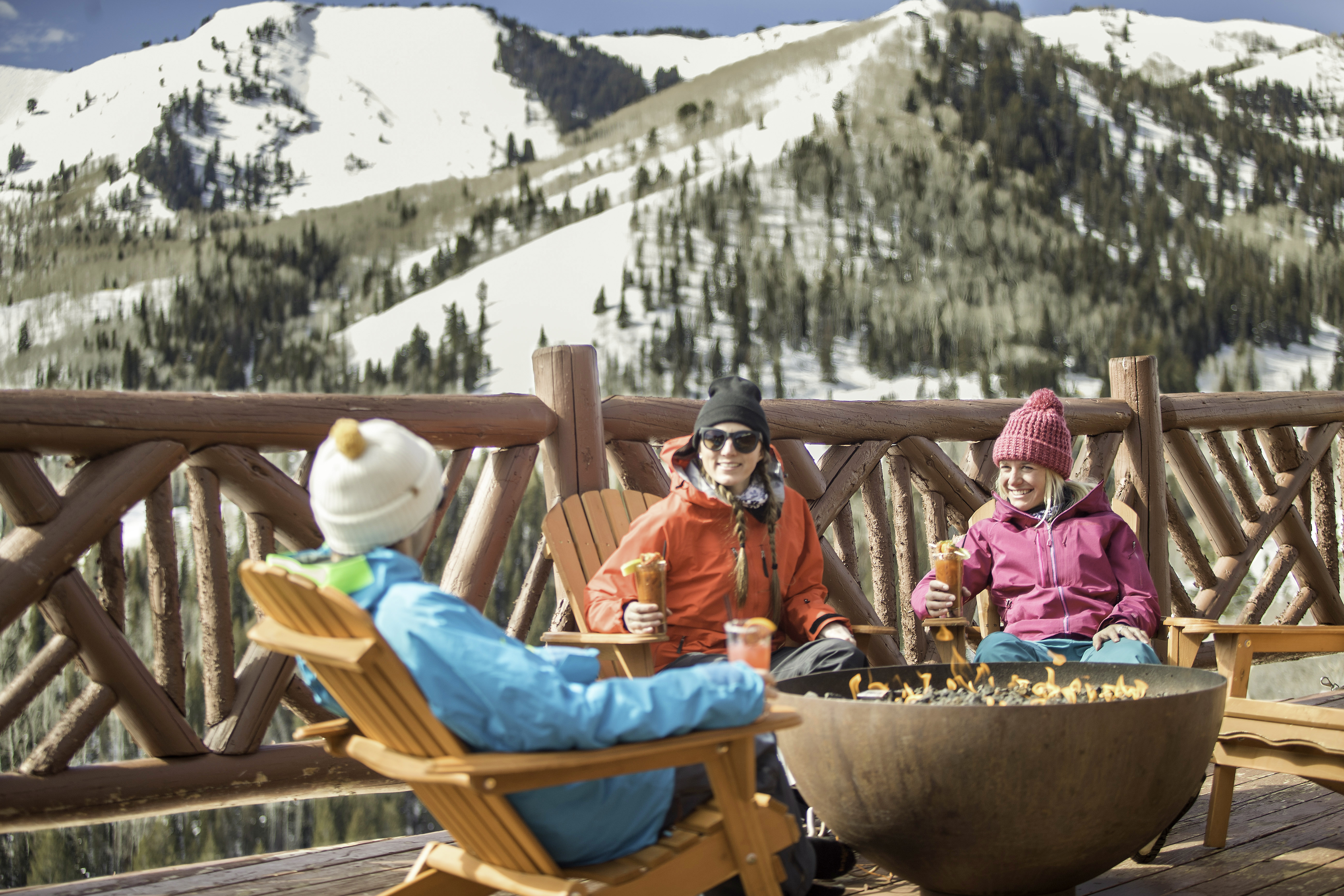Pause am Lagerfeuer in Park City im Vail Resort in Utah