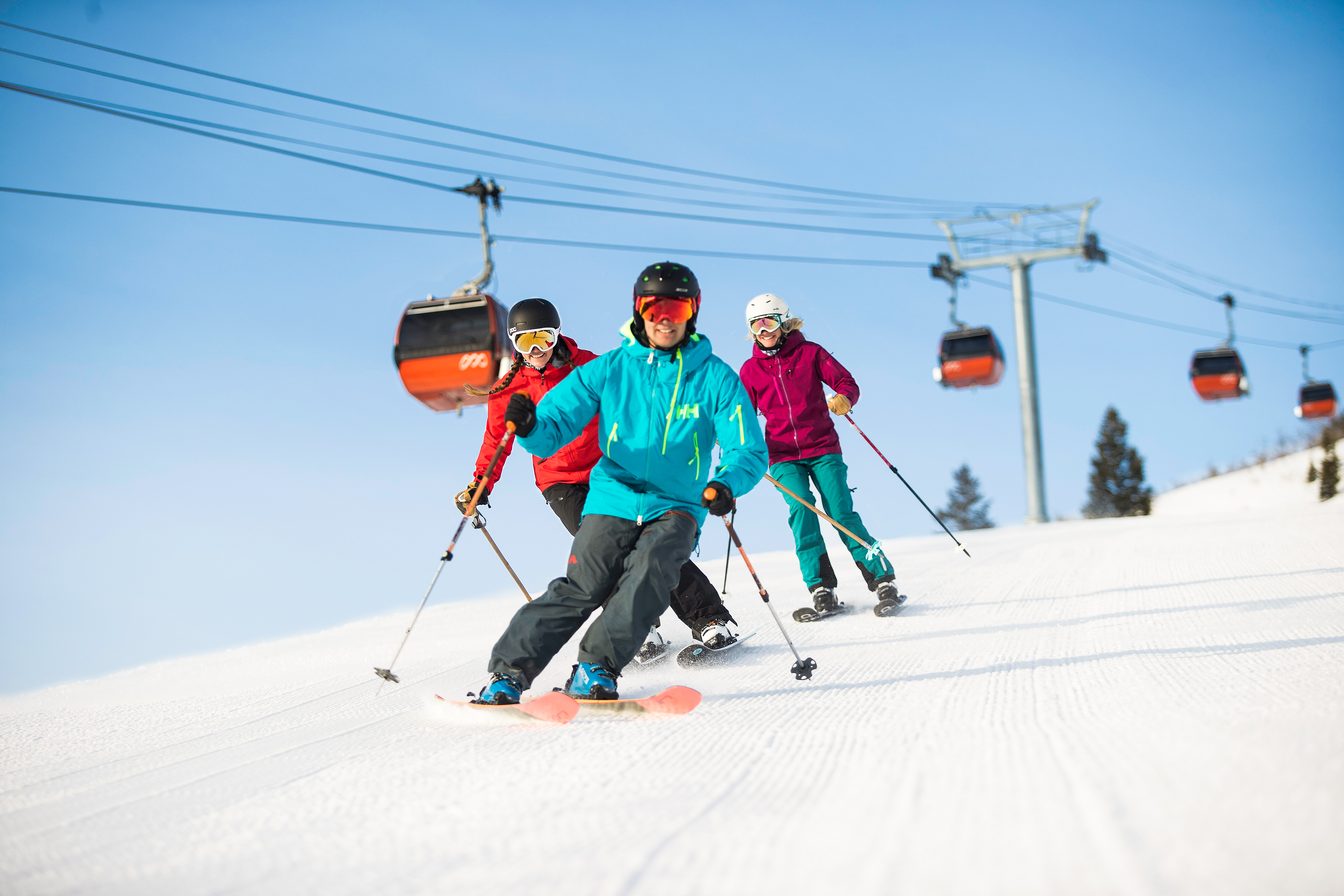 Ein Ski-Abenteuer durch den Pulverschnee