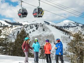 Eine Ski-Gruppe in Park City Eine Ski-Gruppe in Park City