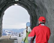 ski/utah/snowbird/allgemein/magic-carpet-skifahrer.cr2400x1051-0x871 ski/utah/snowbird/allgemein/magic-carpet-skifahrer.cr2400x1051-0x871