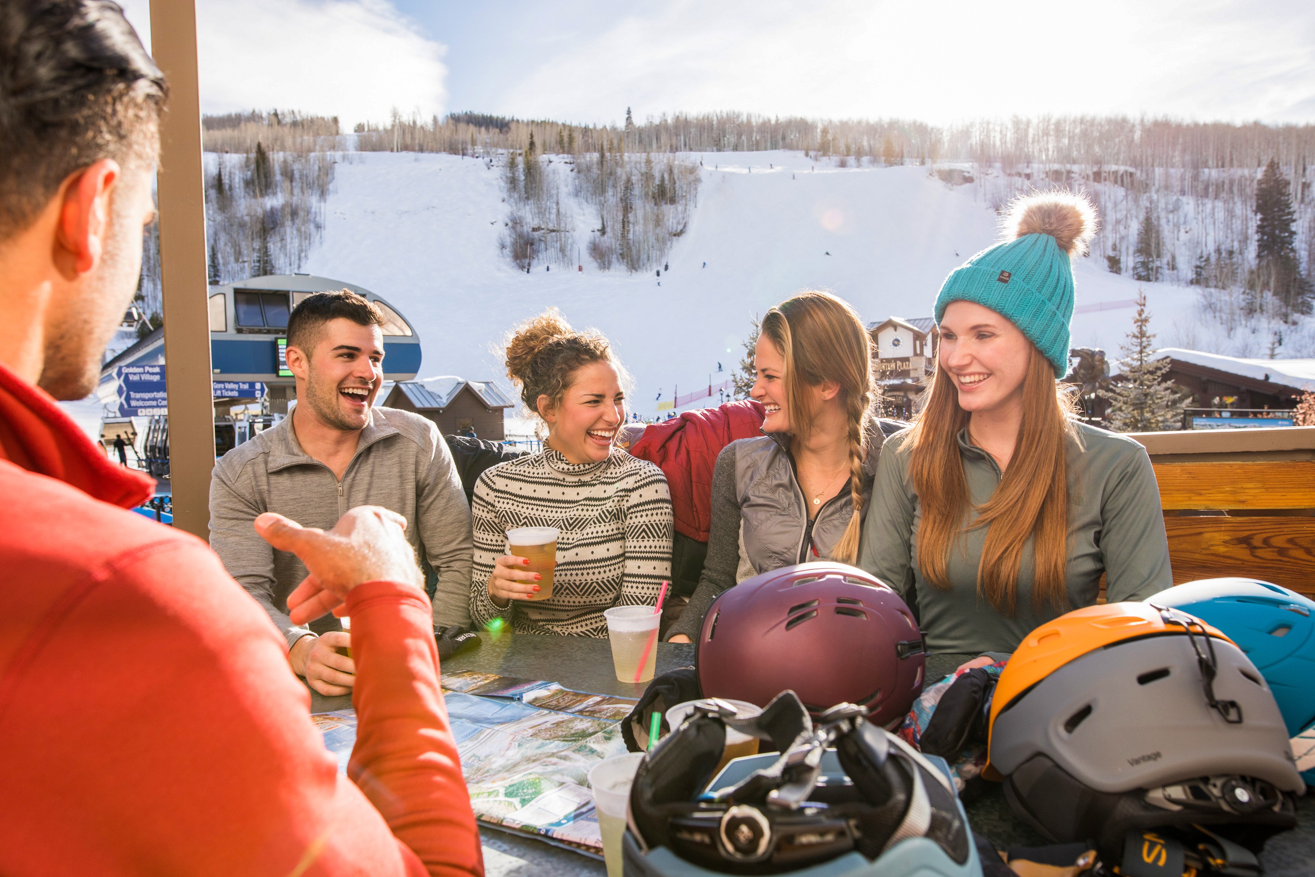 Eine kleine Pause vom Skifahren im Vail Resort in Colorado