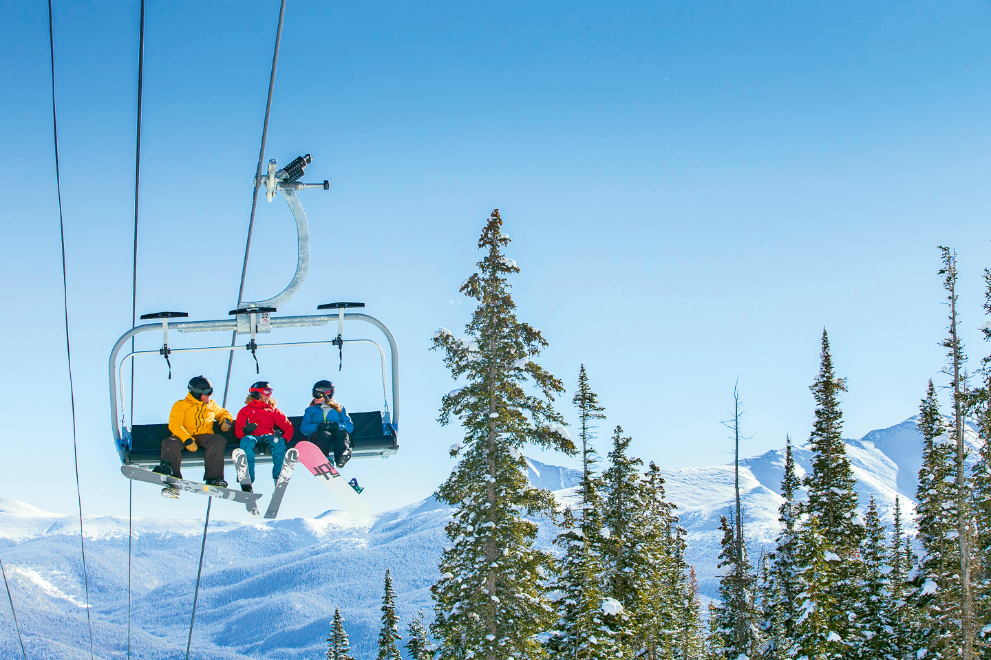 Mit dem Lift auf die Piste in Breckenridge