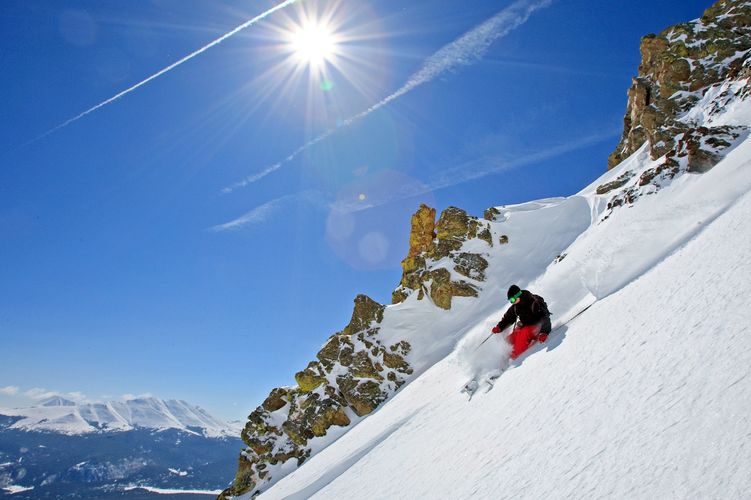Skifahrer im Powder