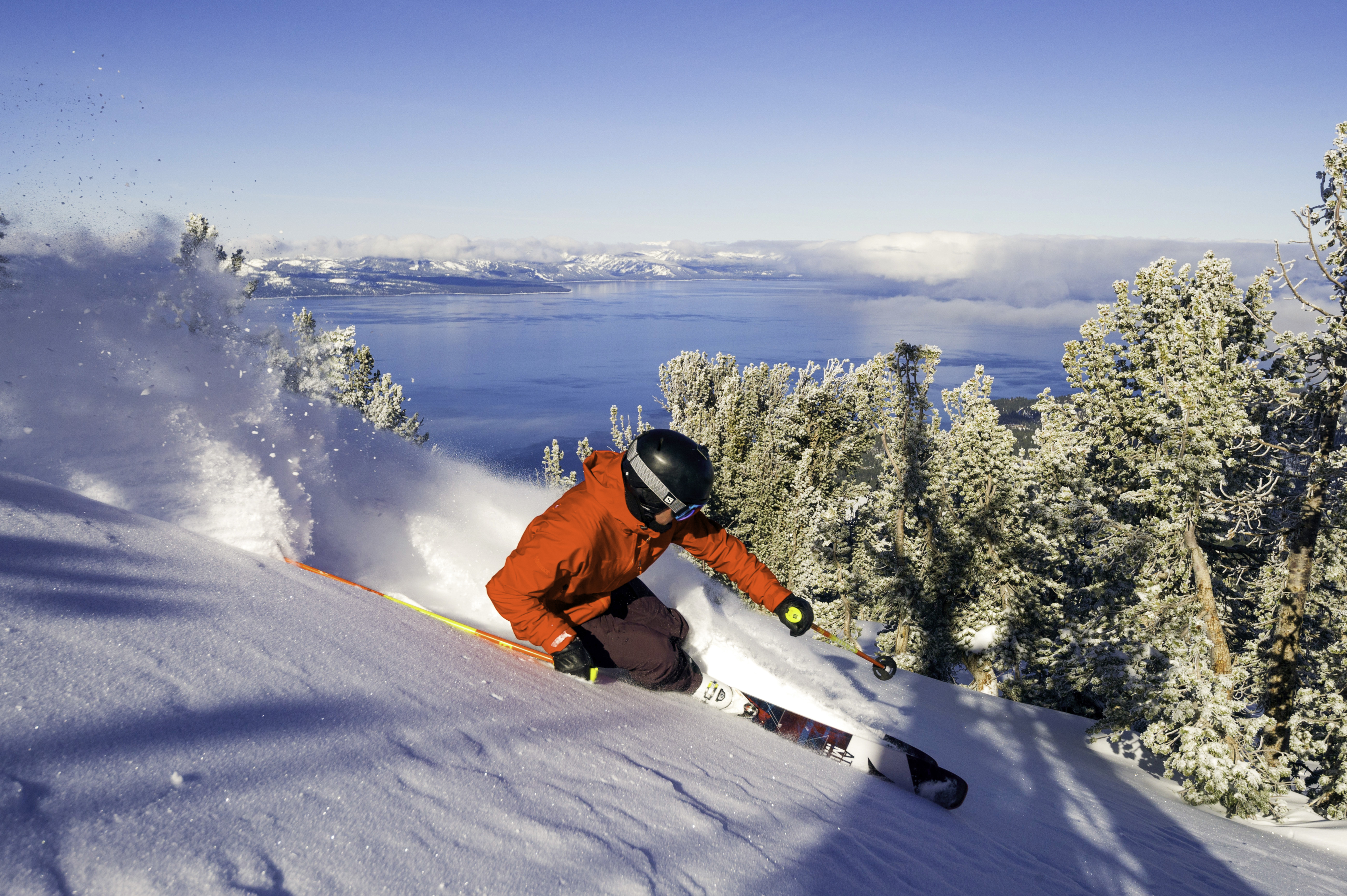 Skifahrer im Heavenly Skigebiet im Vail Ski Resorts in Colorado