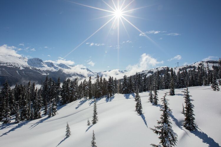 Schnee und Sonnenschein im Whistler Blackcomb Skigebiet
