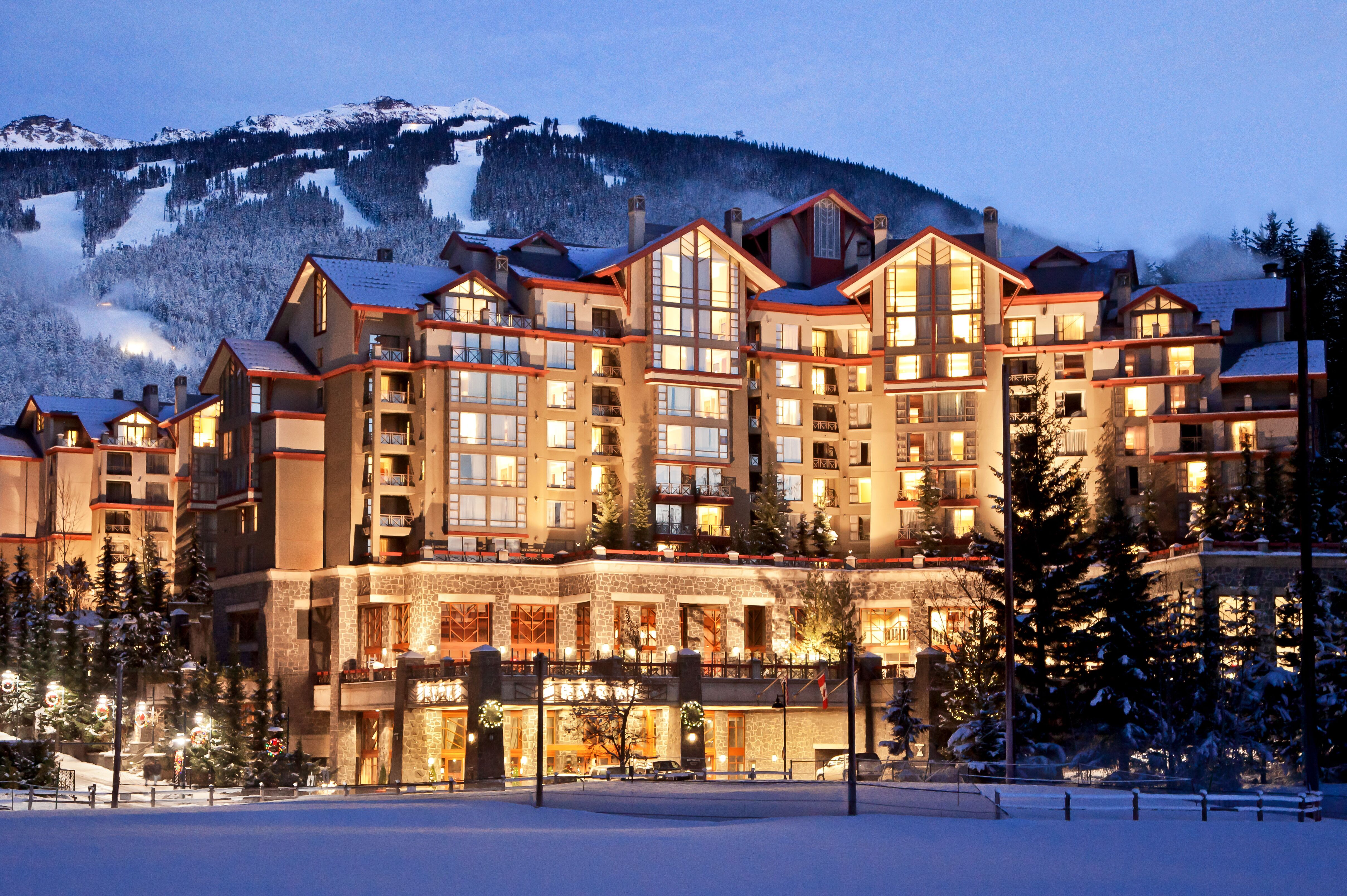 The Westin Resort & Spa, Whistler, AuÃŸenansicht im Winter