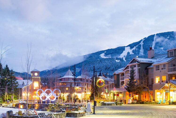 Das Whistler Dorf in der DÃ¤mmerung, Whistler Village, British Columbia