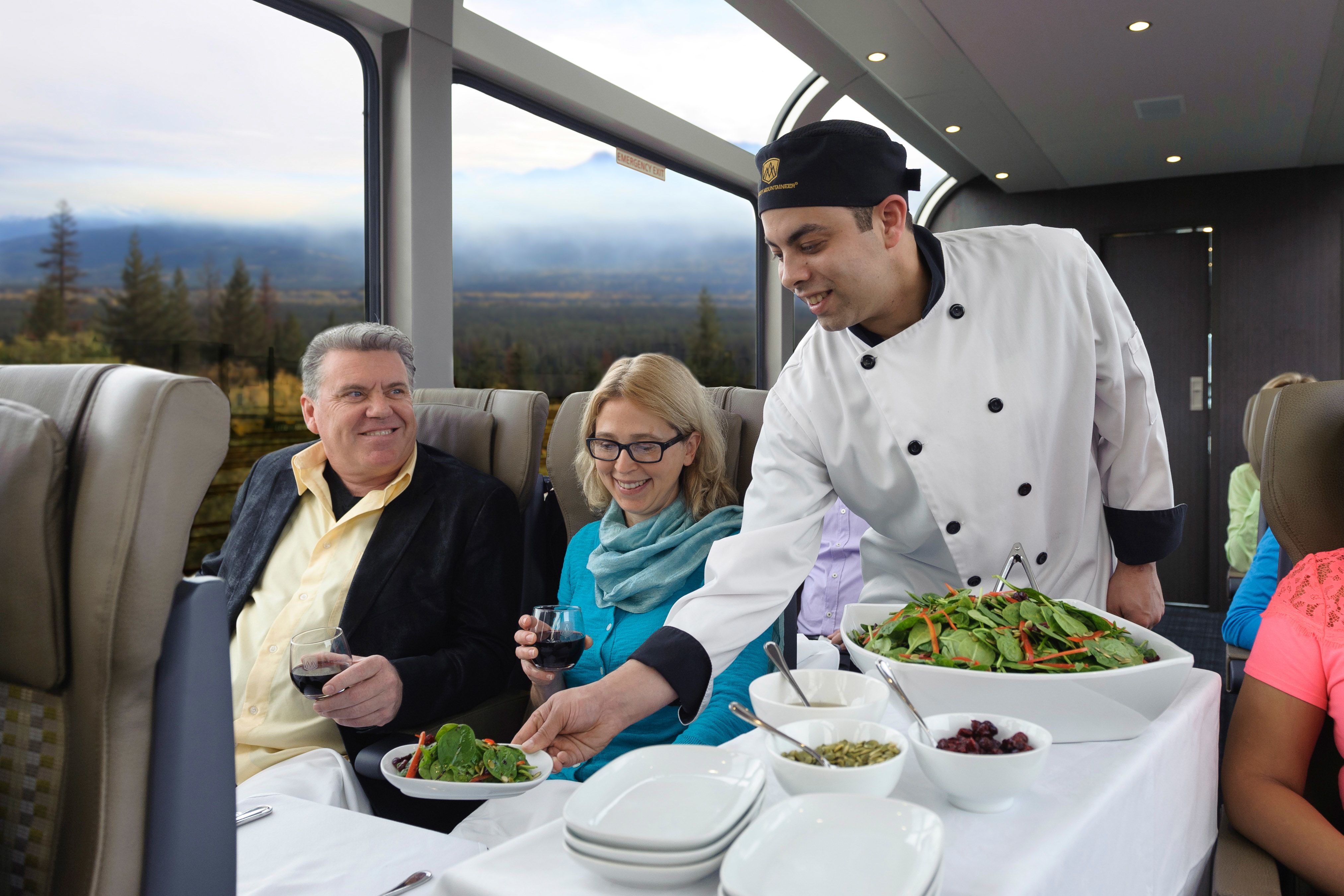 Silver Leaf Service im Zug der Rocky Mountaineer Bahngesellschaft