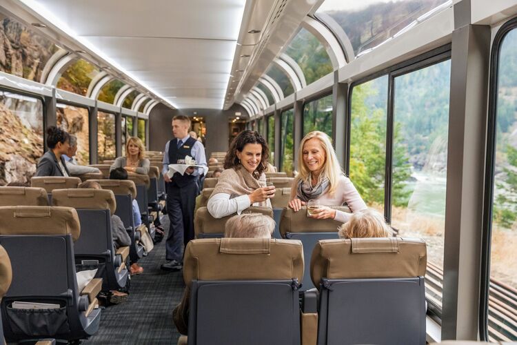 Inneneinrichtung des Silver Leafs von Rocky Mountaineer