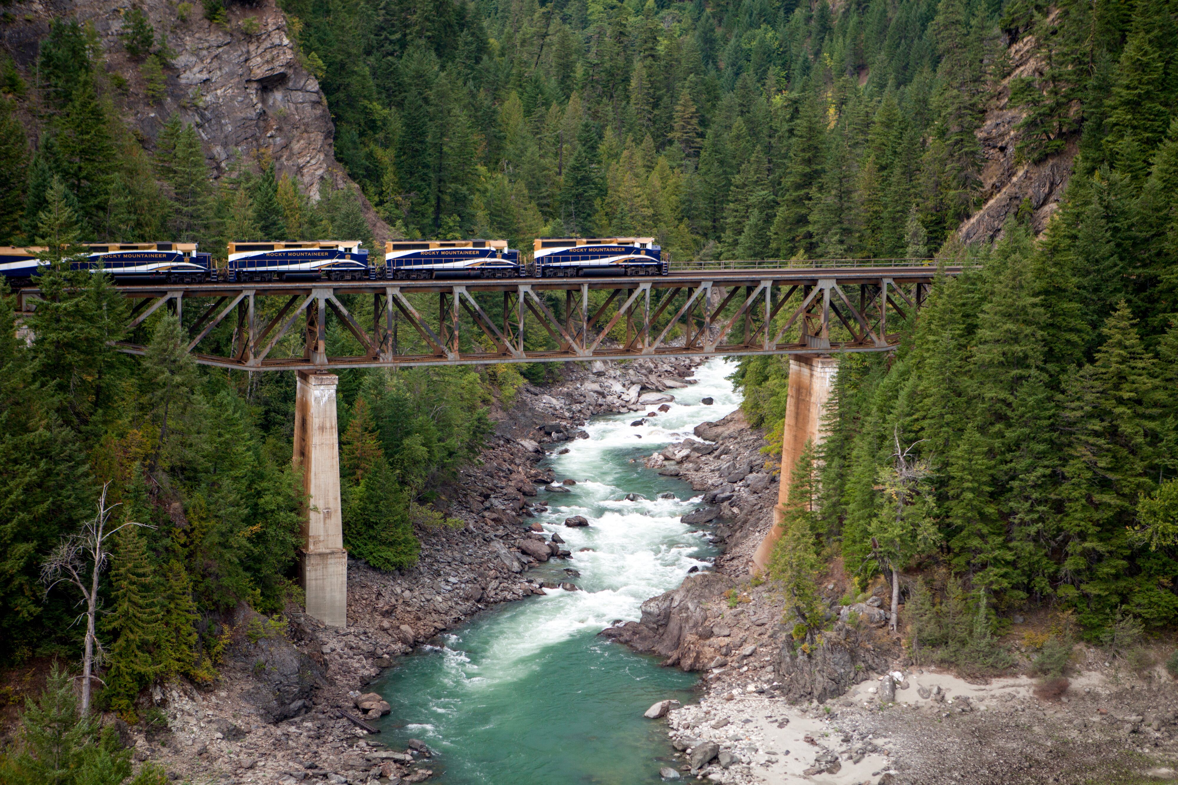 Atemberaubende Natur mit dem Rocky Mountaineer entdecken