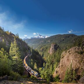 Im Rocky Mountaineer durch unberührte Natur gleiten