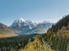 Mit dem Rocky Mountaineer durch malerische Landschaften fahren