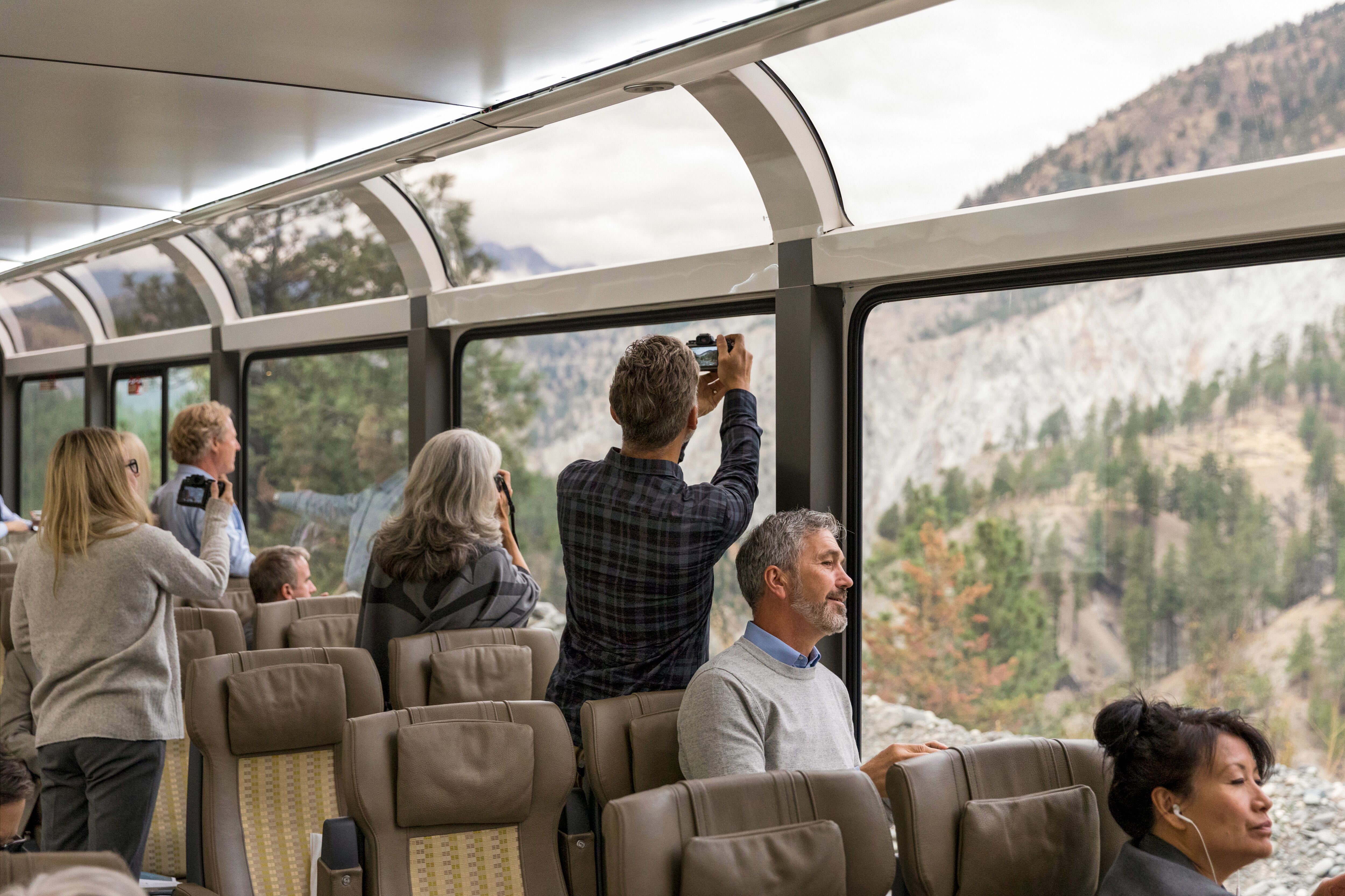 Mit dem Silver Leaf von Rocky Mountaineer die Berge erkunden