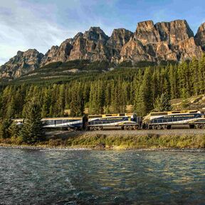 Die Strecken des Rocky Mountaineer führen quer durch die Natur