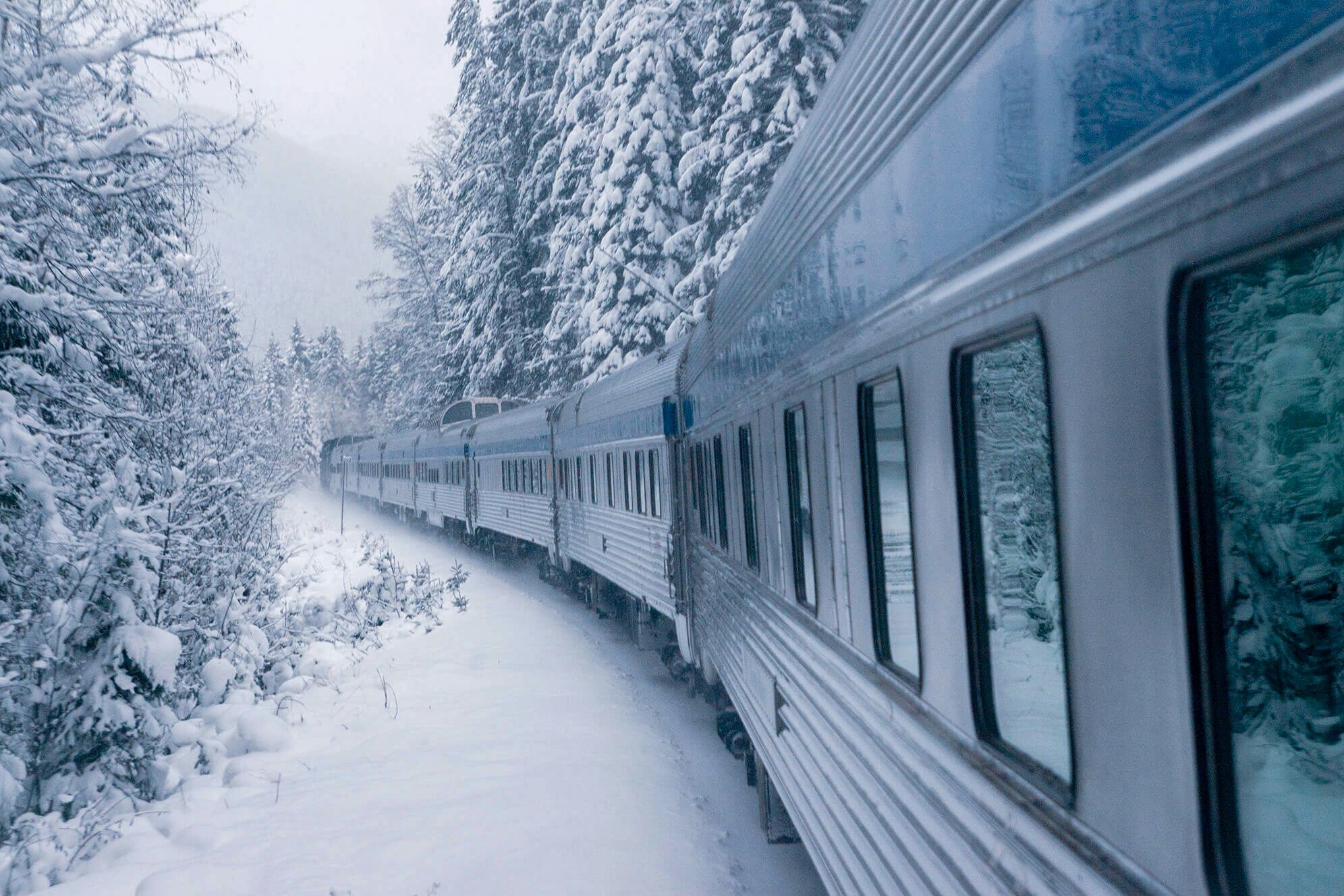 Mit "The Canadian" durch den verschneiten Mt Robson Park fahren