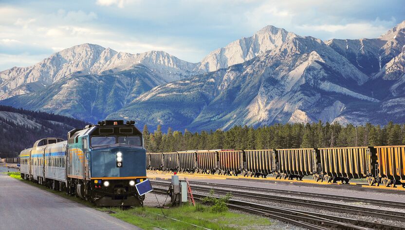 Stop in Jasper bei der Fahrt mit dem Zug quer durch Kanada