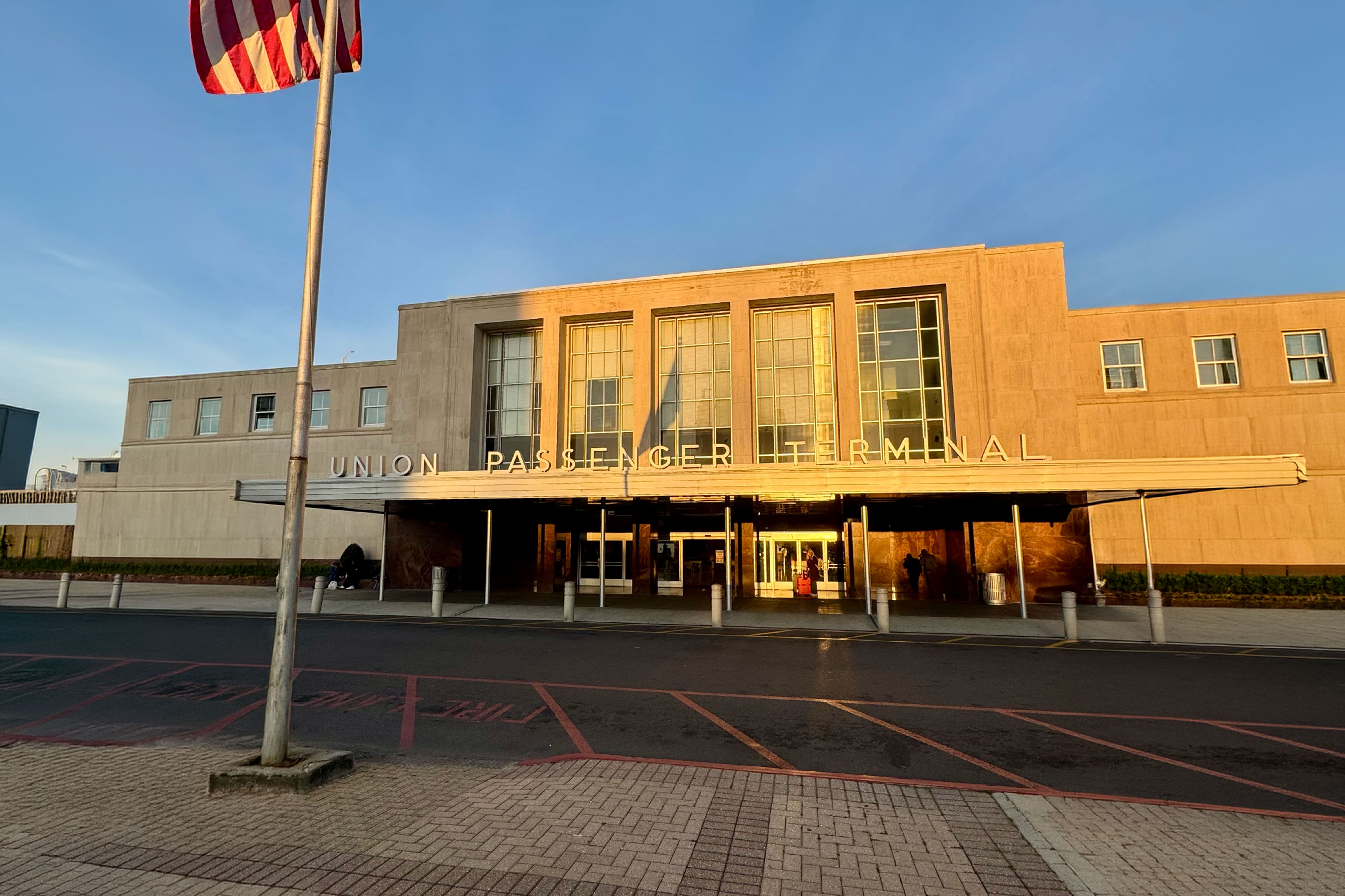 New Orleans Union Passenger Terminal bei goldener Sonne