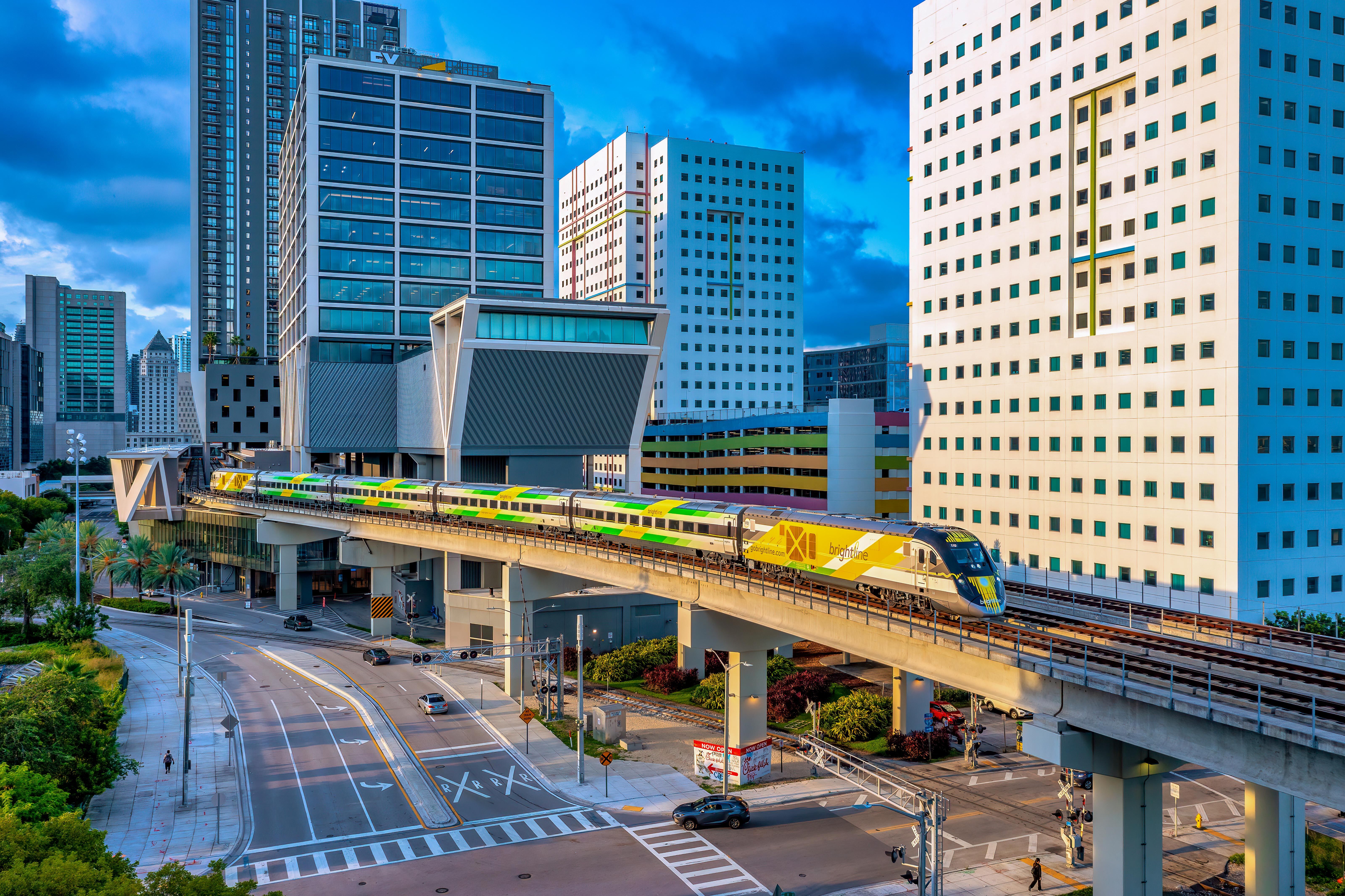 Atemberaubende Brightline Station in Miami